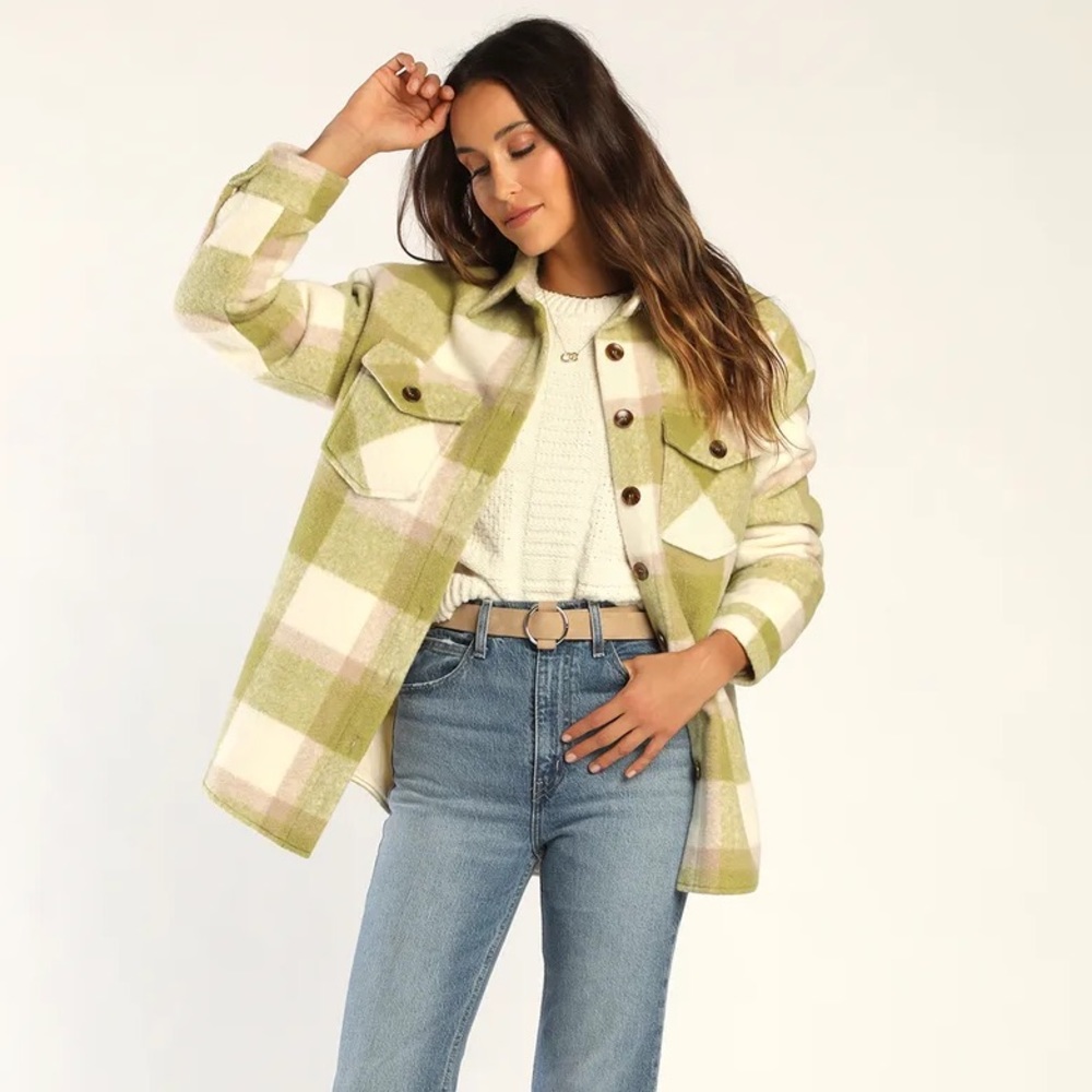 Lulu’s Cozy Callings Green and Ivory Plaid Shacket NWOT